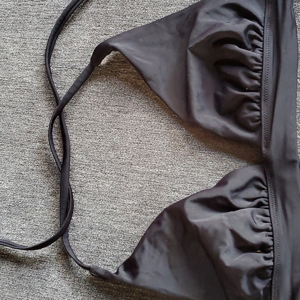 Victoria's secret black bikini top triangle medium - Picture 2 of 3